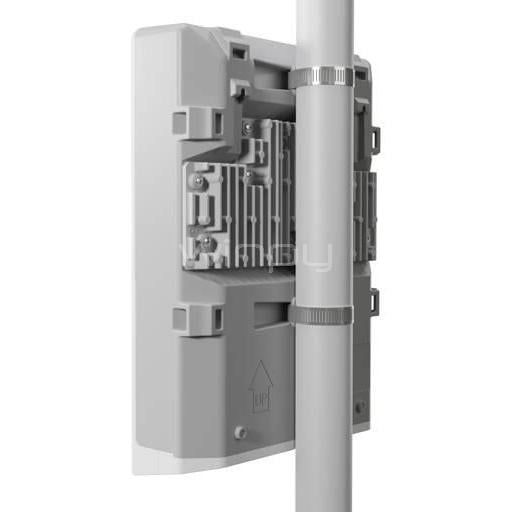 Switch MikroTik de 10 Puertos (Outdoor Layer 3, 4 Puertos SFP+ 10G, 5 Puertos SFP, 1 Giga RJ45, IP54)
