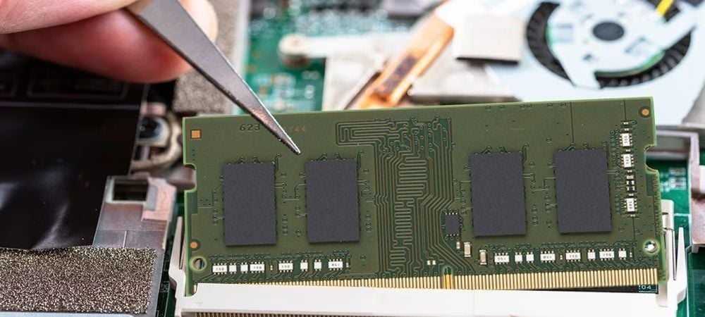 Memoria RAM Notebook 8GB 3200Mhz DDR4 SODIMM, CL22, Unbuffered, 1.2V 3 ow20654 instalacion memoria 00