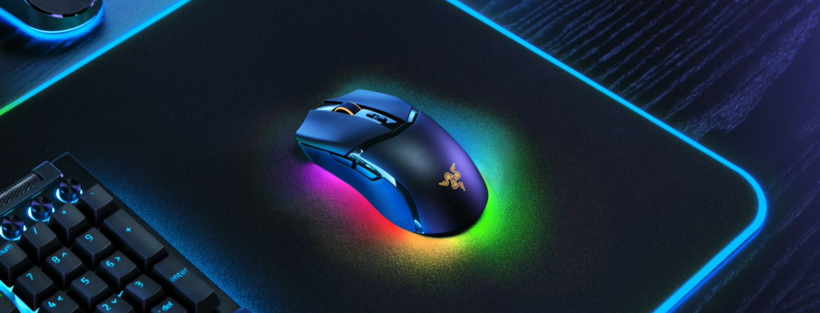 mouse razer cobra pro en escritorio